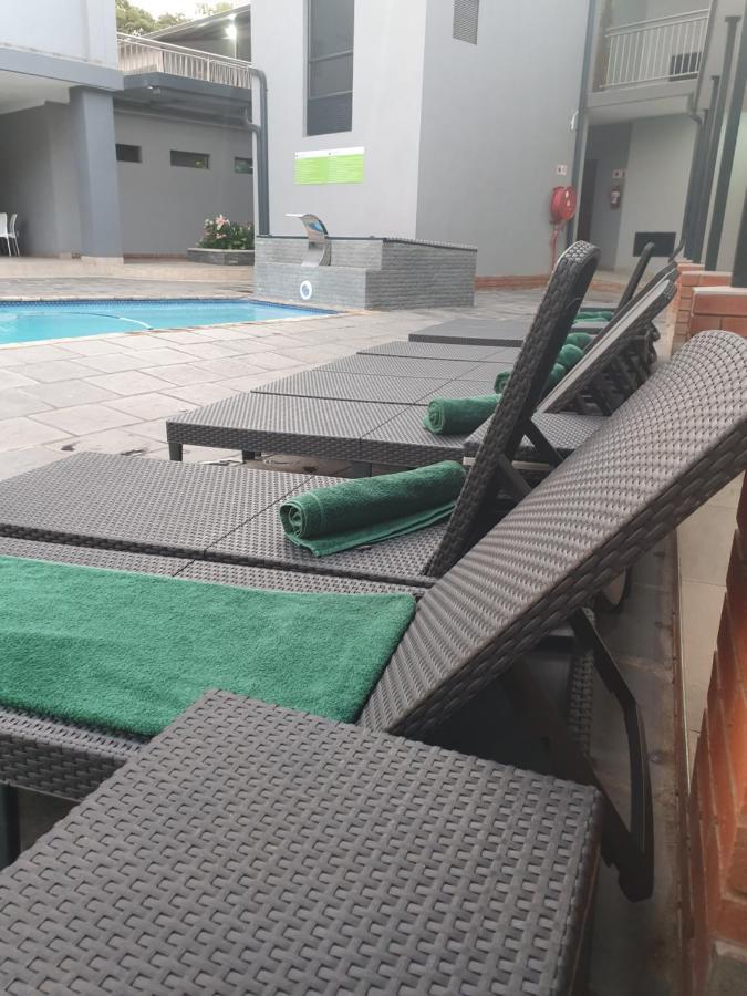 Side * Rustenburg
