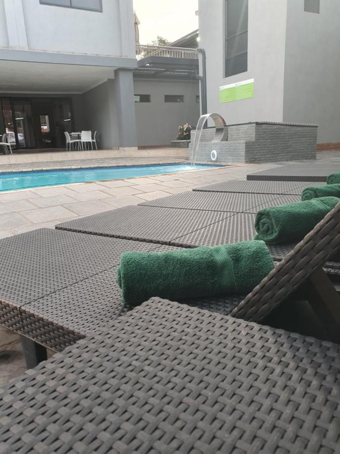 Side * Rustenburg